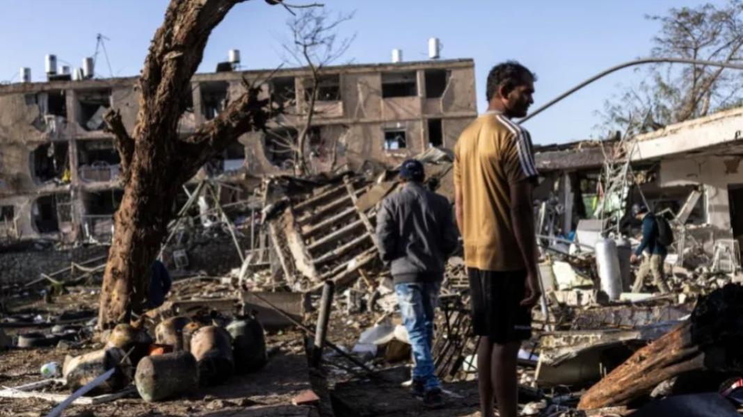 ইরানের মিসাইল ঝড়ে লণ্ডভণ্ড ইসরাইলের দুই শহর