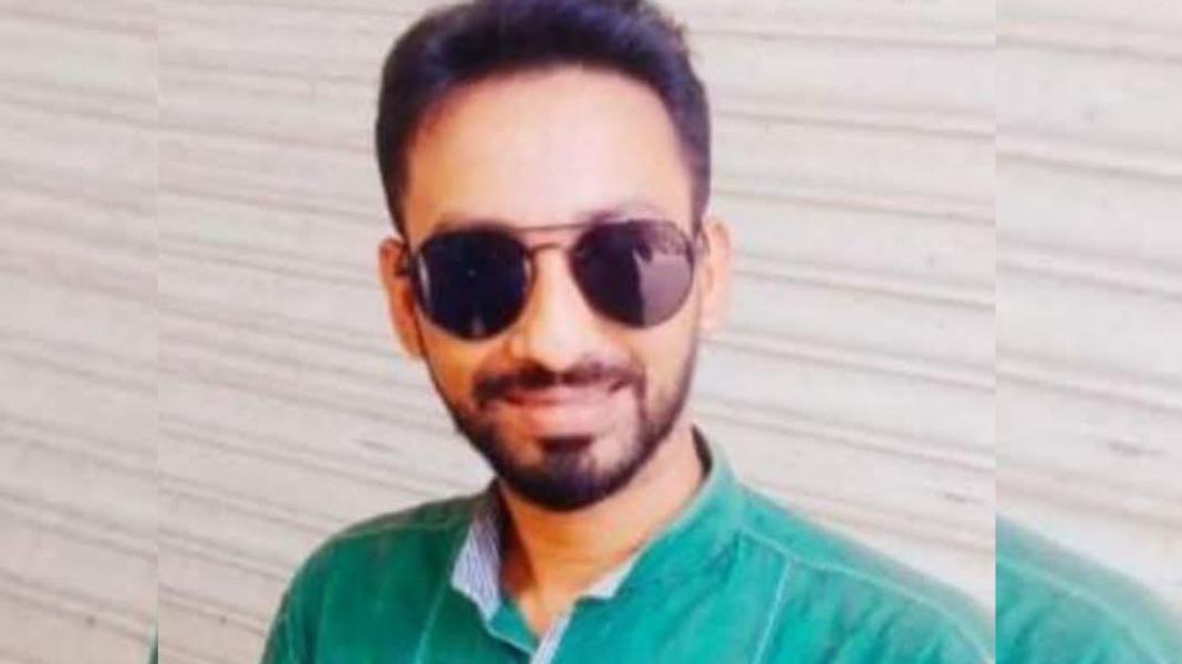 চাঁদা দাবিতে শ্রমিককে মারধর, ছাত্রদল নেতা গ্রেফতার