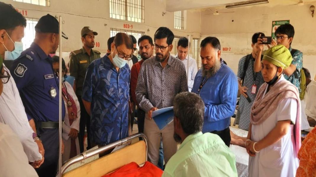 হঠাৎ হাসপাতাল পরিদর্শনে স্বাস্থ্যমন্ত্রী, ১৬ ডাক্তারের মধ্যে উপস্থিত ৮