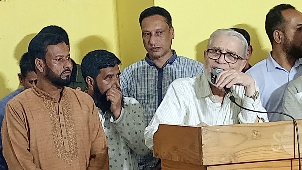 সংযুক্ত ছবি