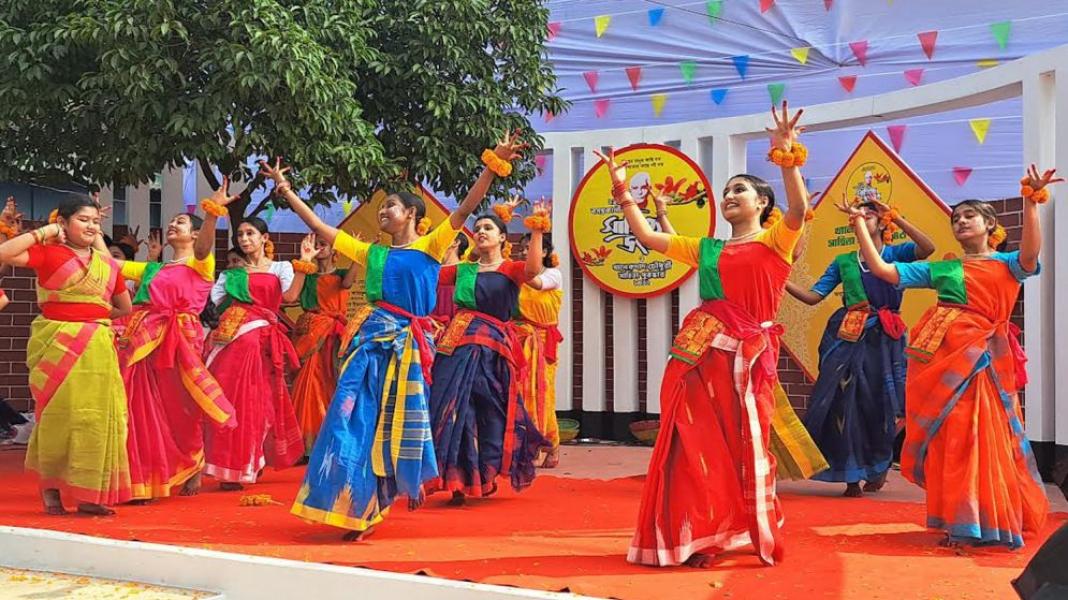 সংযুক্ত ছবি