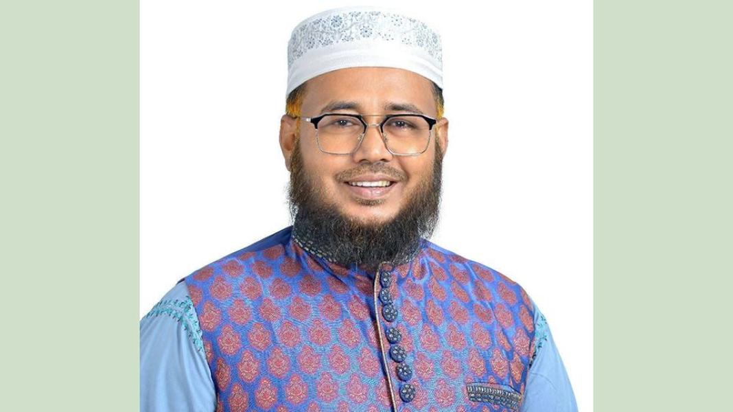 অল্পের জন্য রক্ষা পেলেন বাঁশখালীর এমপি