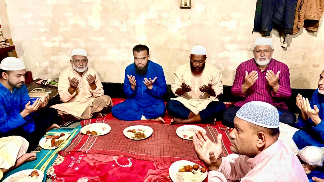 সংযুক্ত ছবি