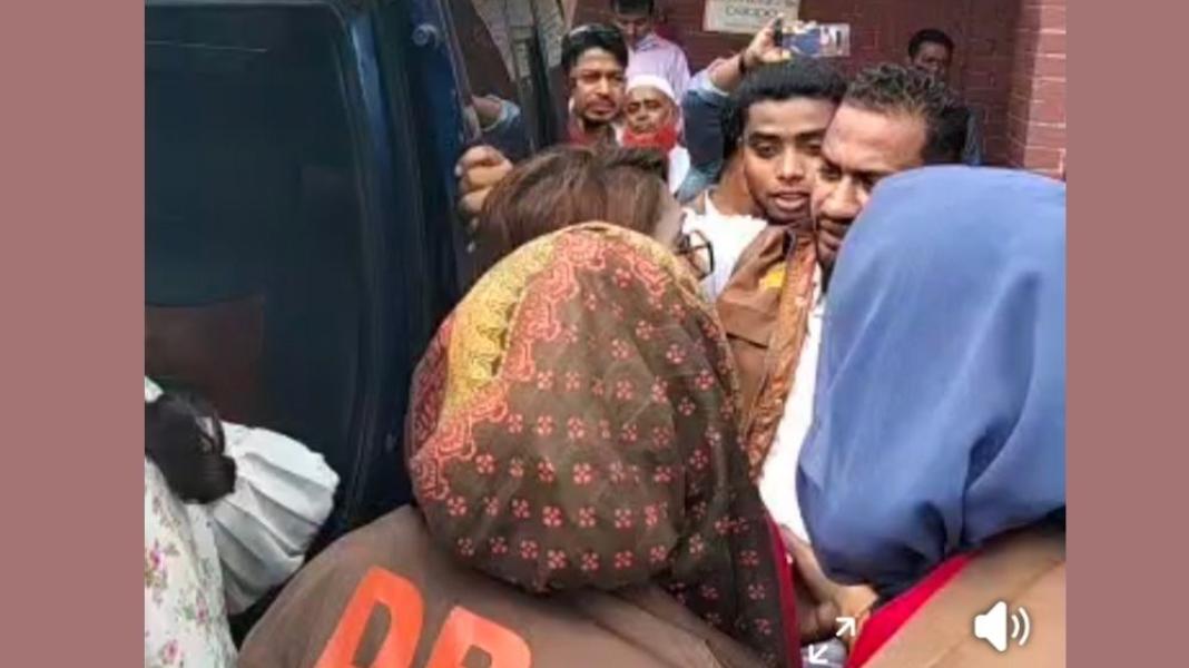 জাতীয় স্মৃতিসৌধে আ.লীগের পক্ষে শ্রদ্ধা জানাতে গিয়ে নারীসহ ৩ জন আটক