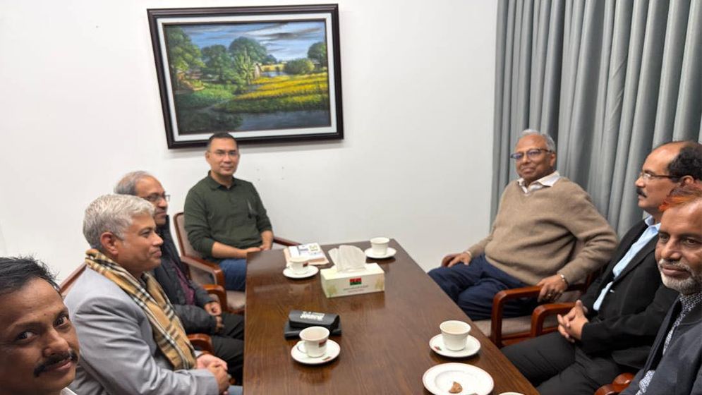 শোকবইয়ে স্বাক্ষর এবং তারেক রহমানের সঙ্গে দেখা করলেন মাহমুদুর রহমান