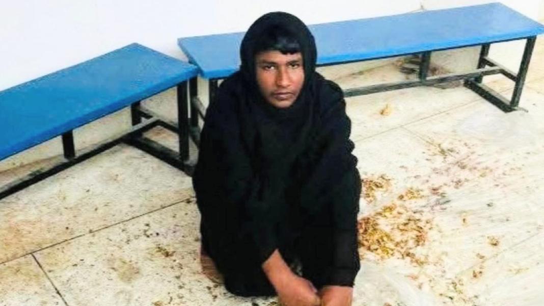 বোরকা পরে ছাত্রীদের মাঝে বিশৃঙ্খলা, সাবেক ছাত্র আটক