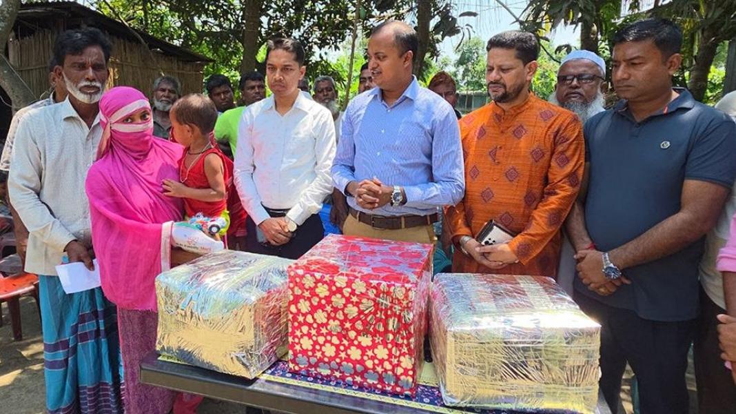গণপিটুনিতে নিহত হান্নান শেখের শিশুকন্যার পাশে প্রধানমন্ত্রী